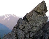 mailbox peak behind mt si rock