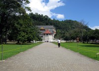 Buddha tooth temple