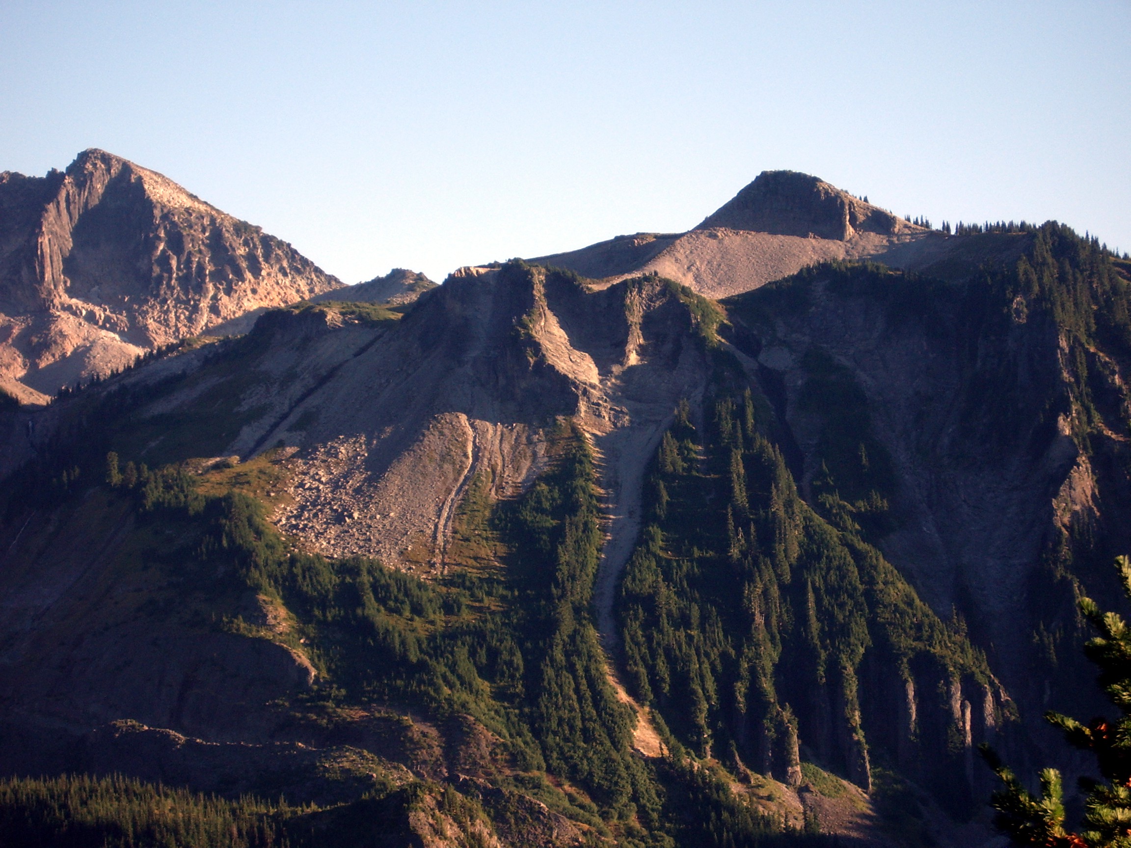 Mowich Lake to Spray Park Trail August