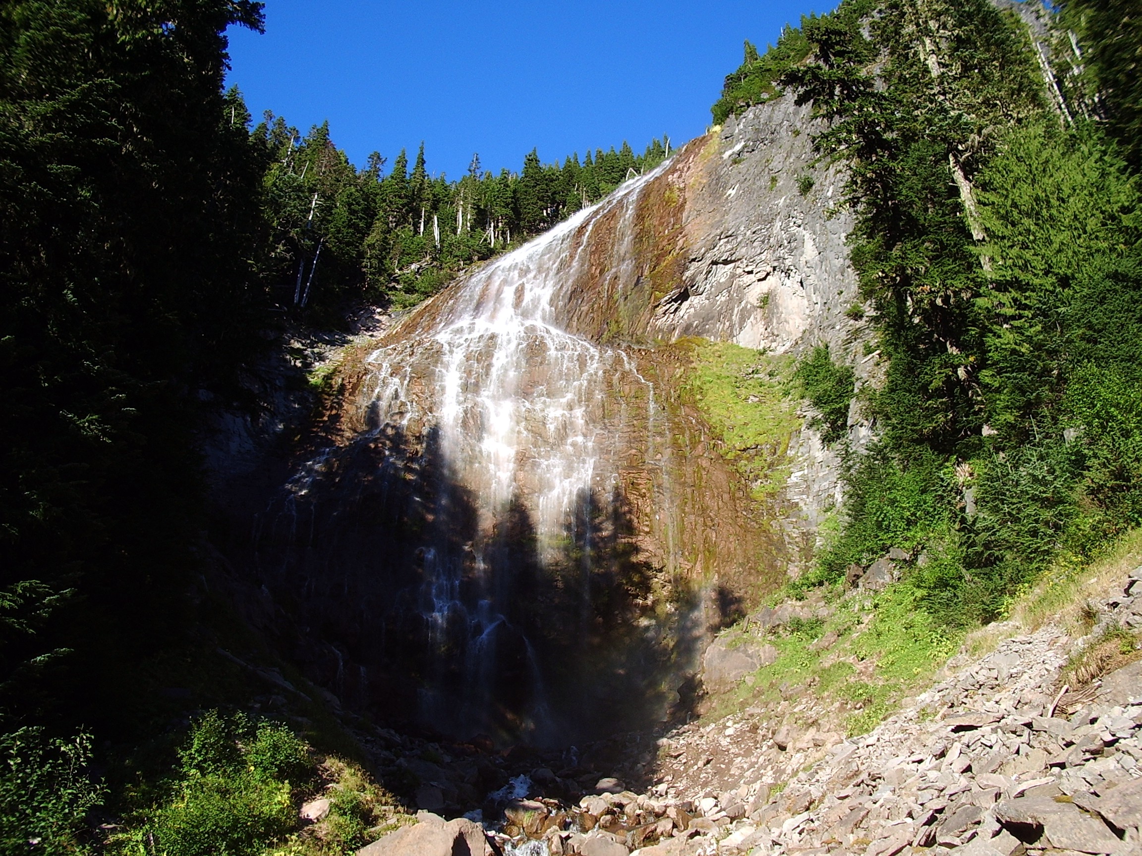 Mowich Lake to Spray Park Trail August