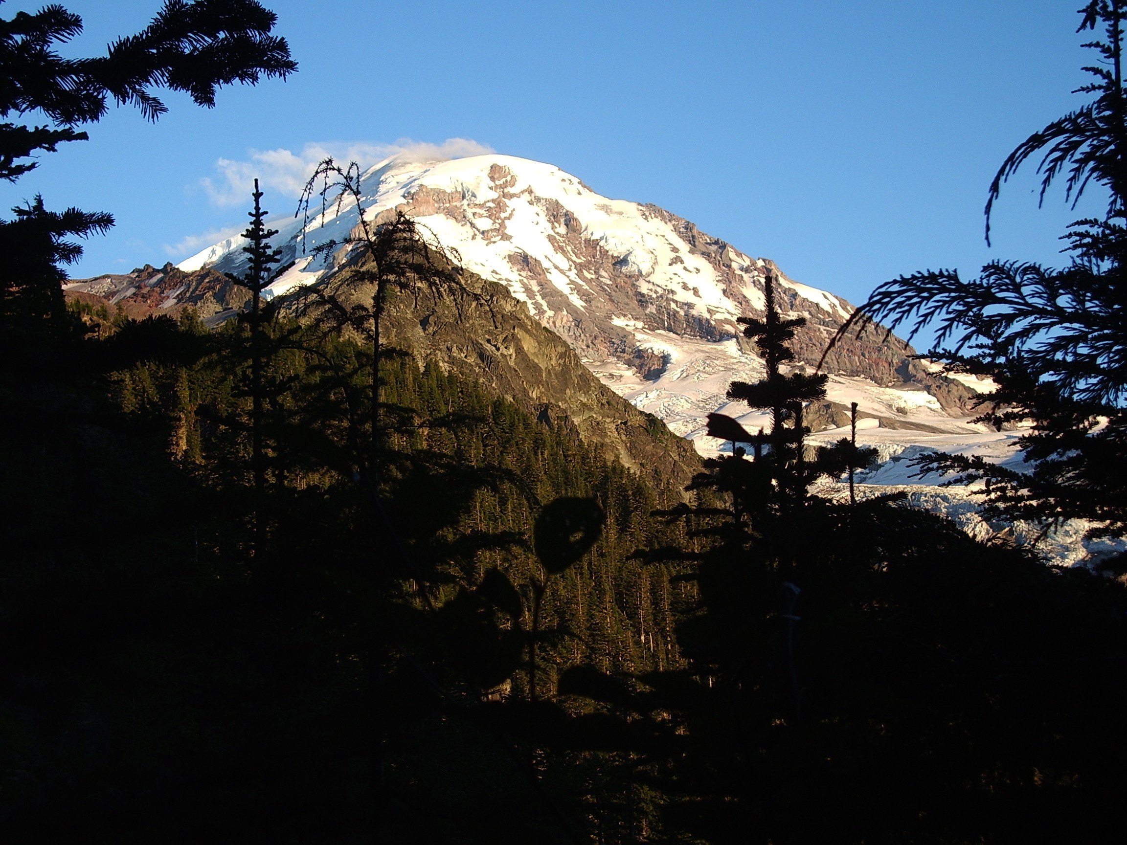 Mowich Lake to Spray Park Trail August