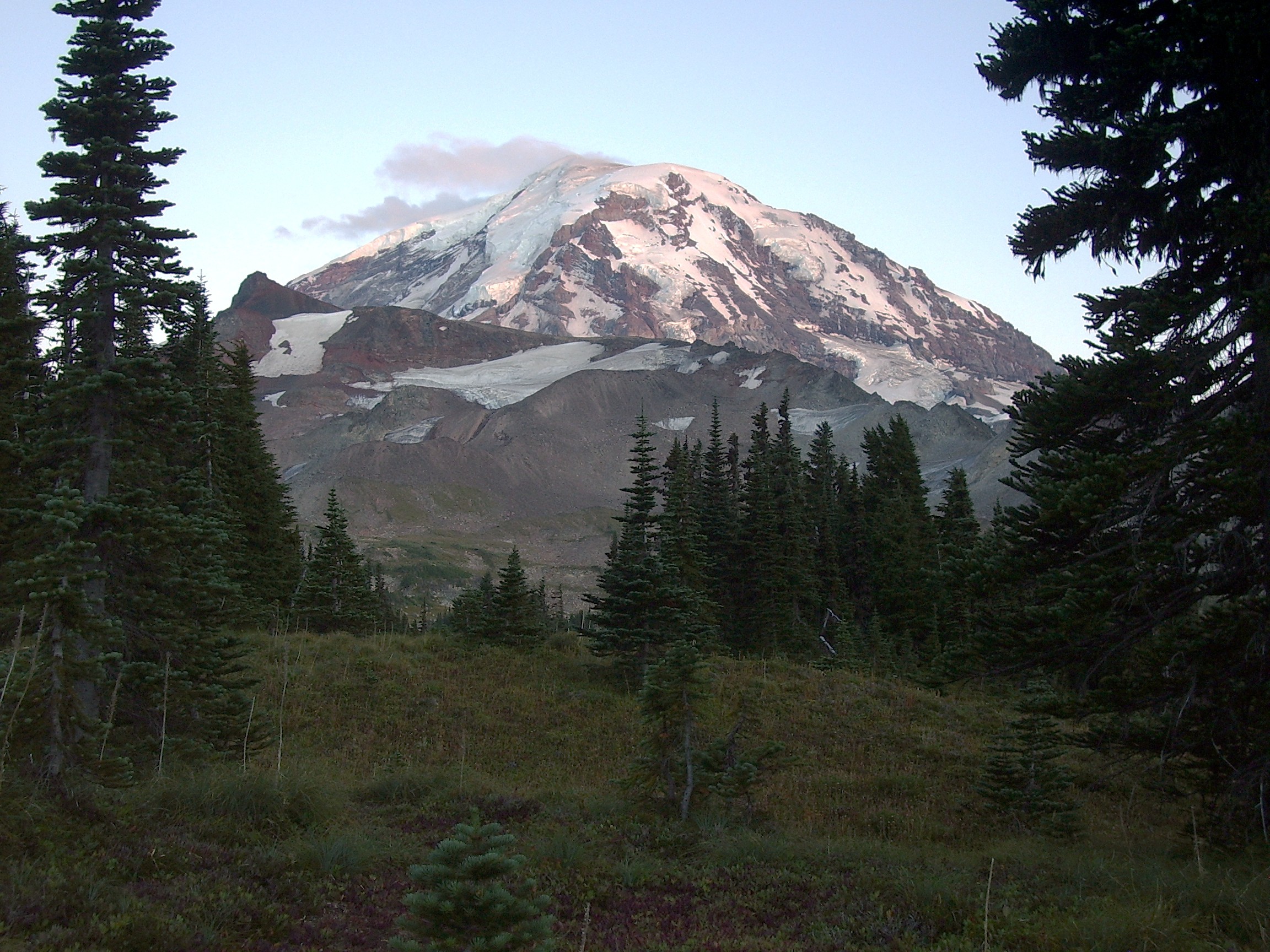Mowich Lake to Spray Park Trail August