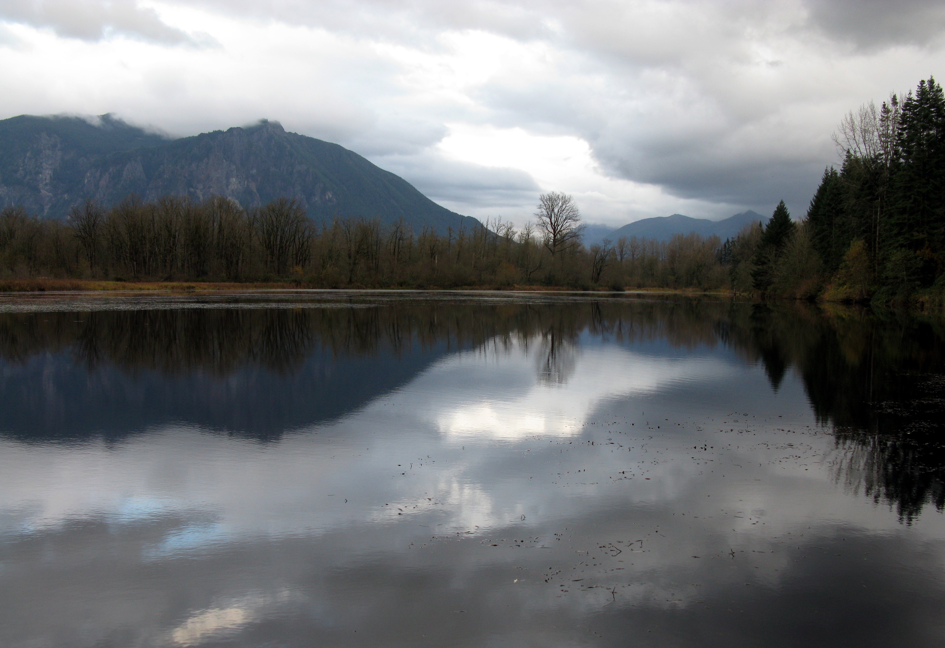 Mt Si beyond Borst Lake