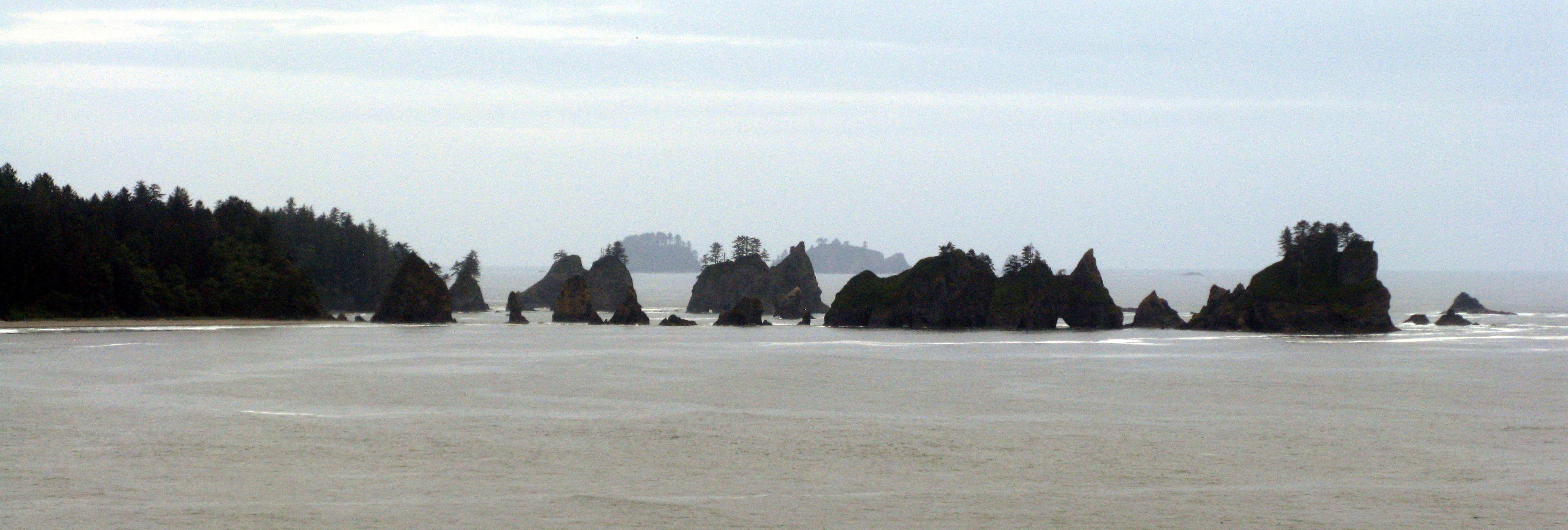 Shi Shi Beach far off rocks