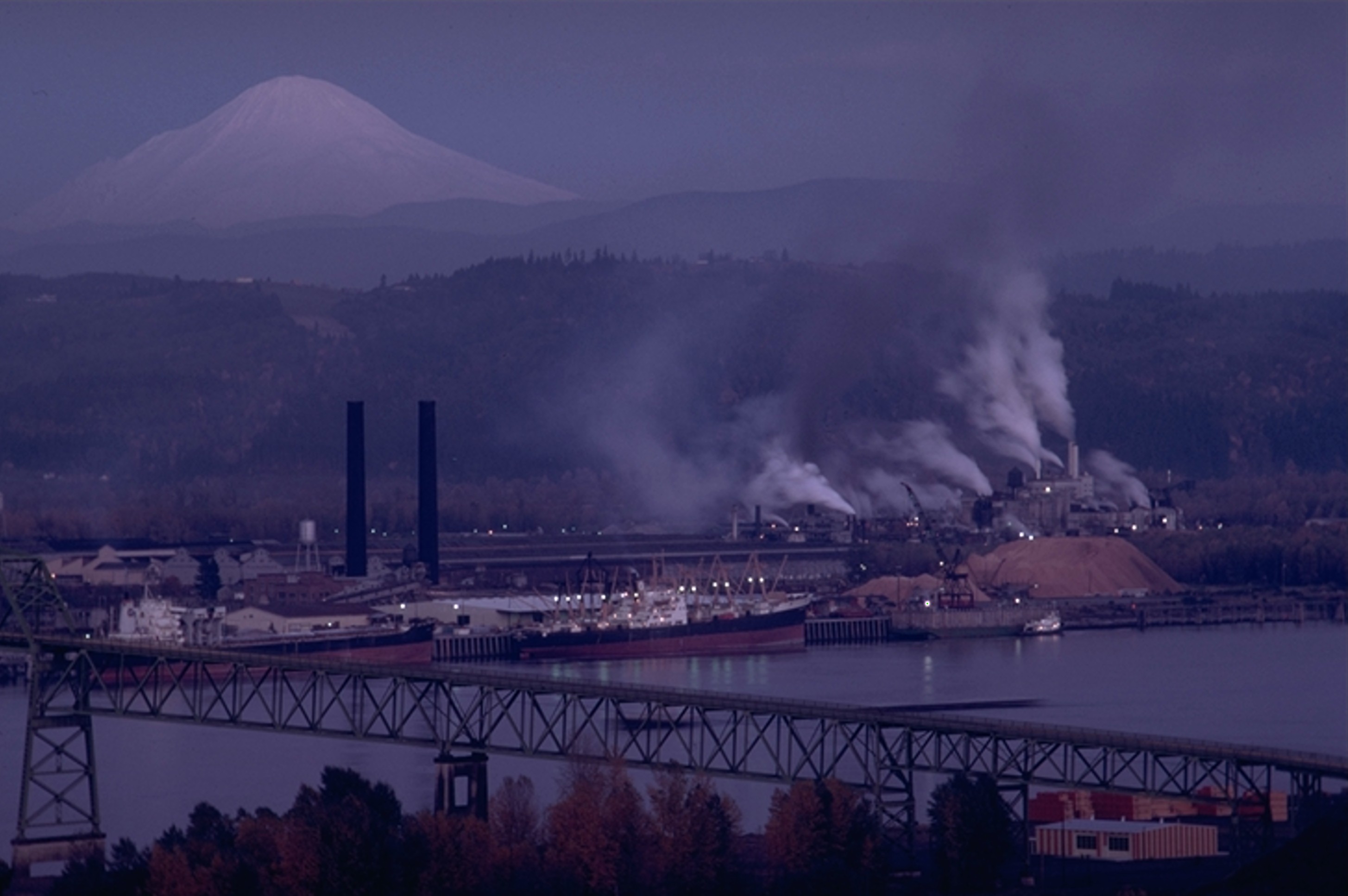 St Helens behind Rainier Bridge and mill 1971