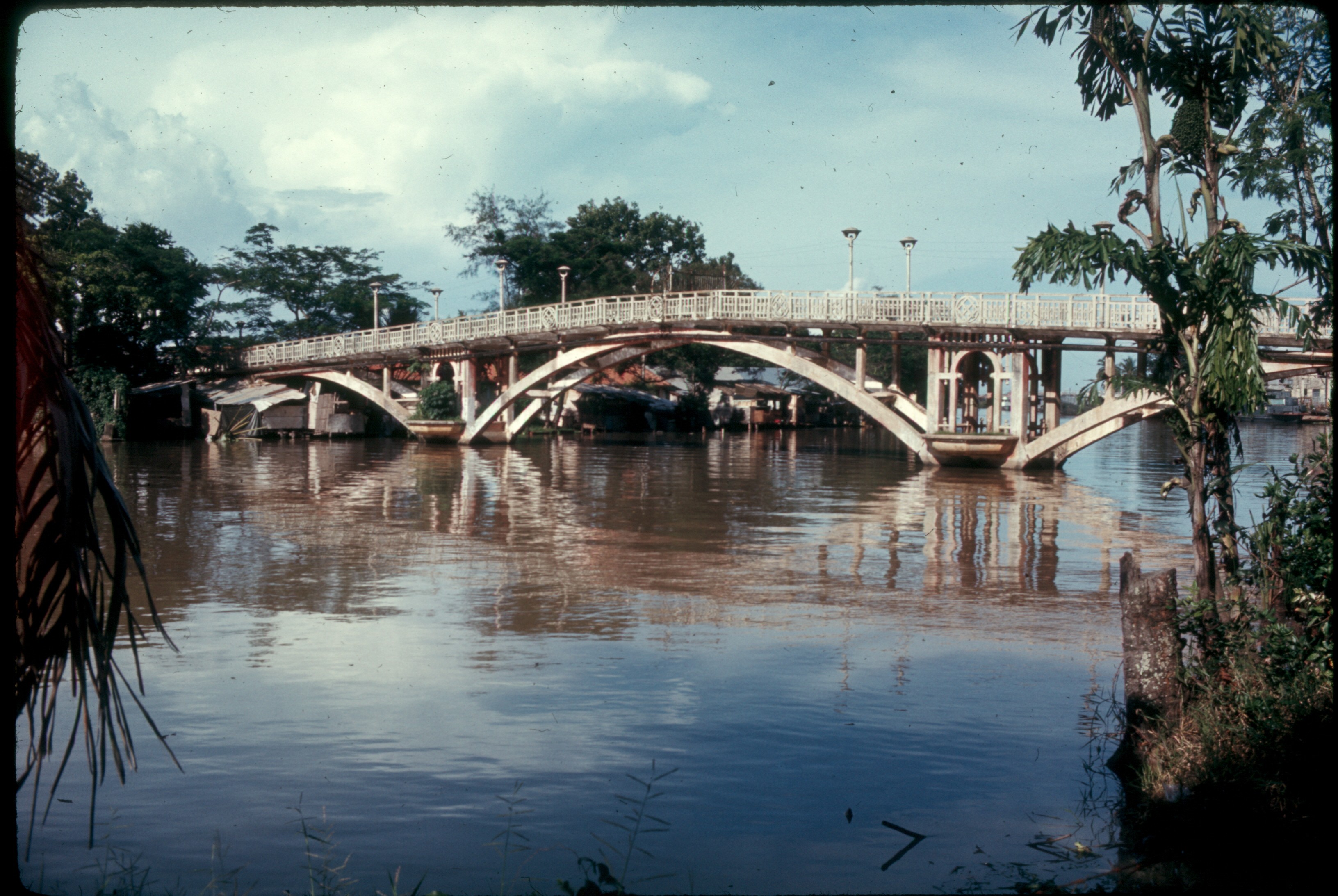 ss 031 1970 07 21 saigon bridge