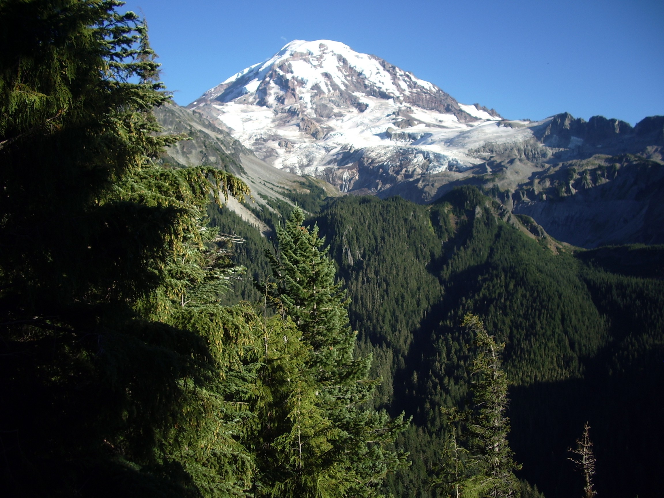 Mowich Lake to Spray Park Trail August