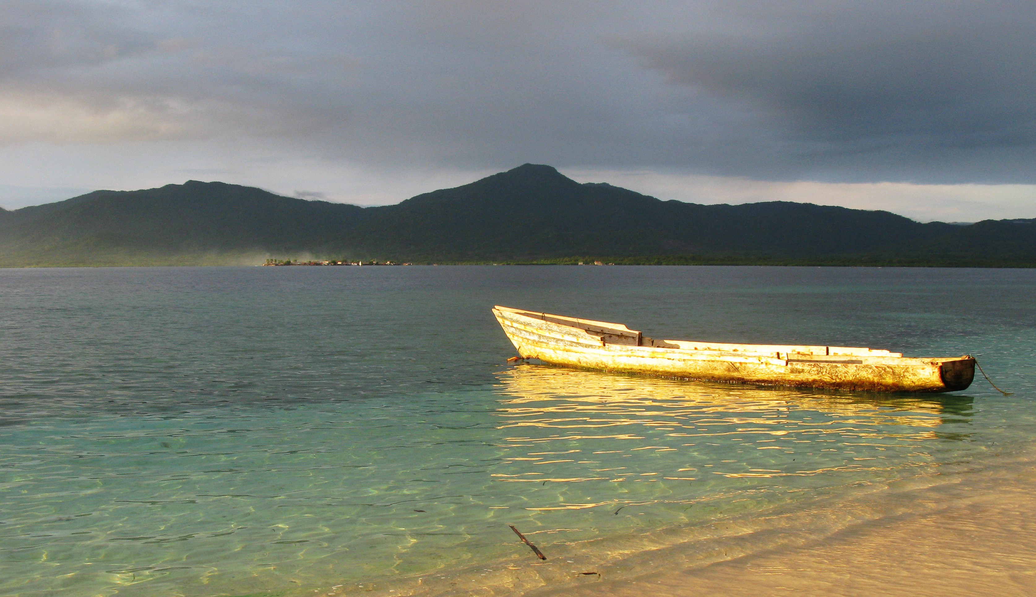 San Blas Robinson Island boat