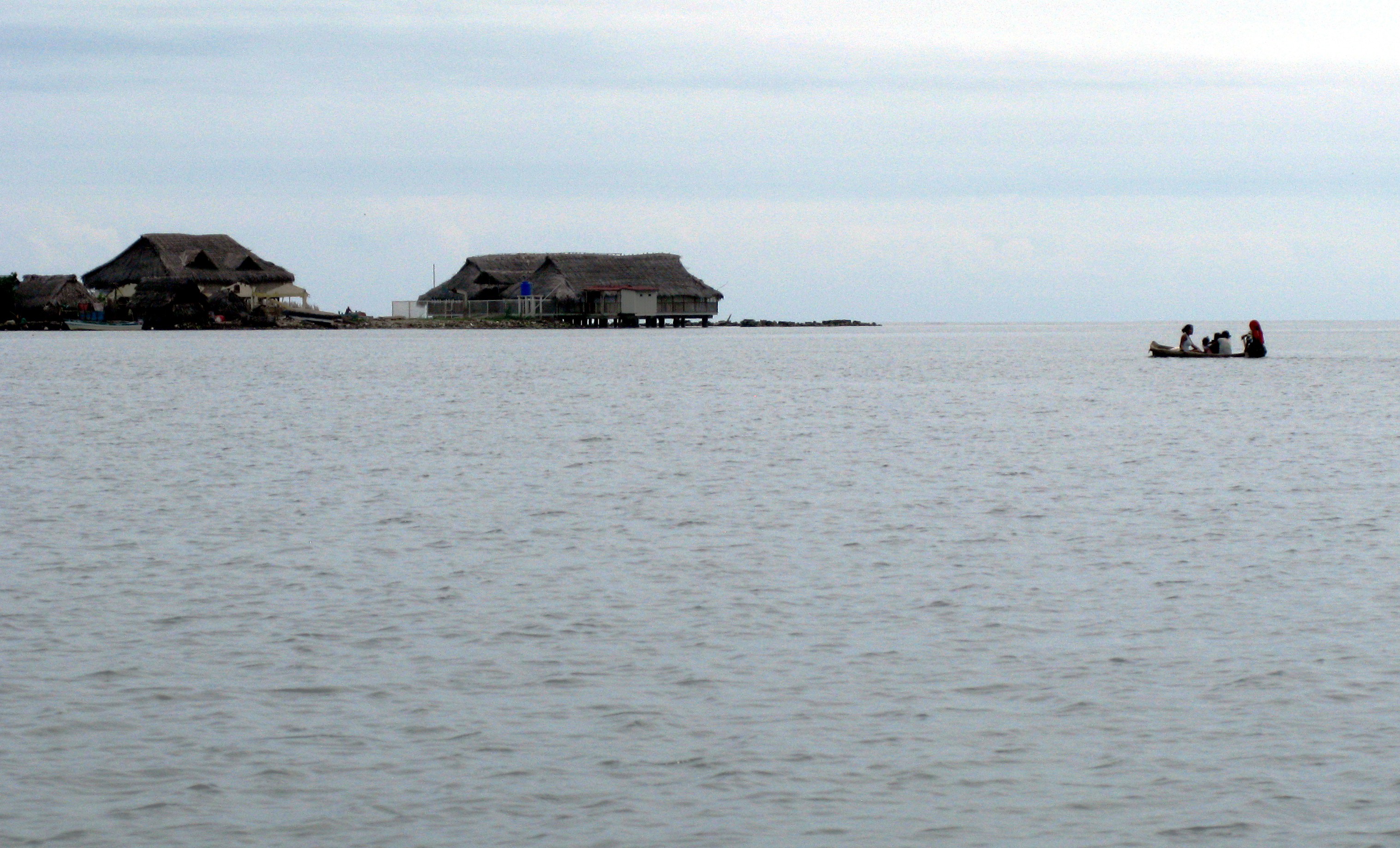 San Blas canoe and buildings